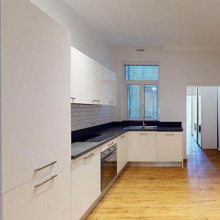 Central And Modern Valletta Flat Экстерьер фото