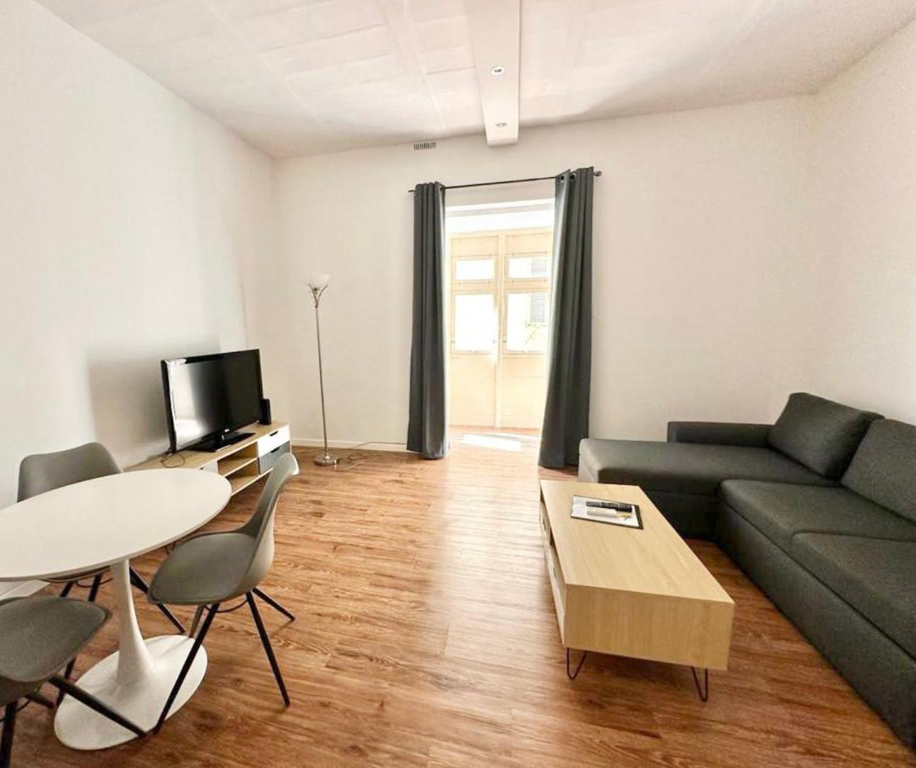 Central And Modern Valletta Flat Экстерьер фото